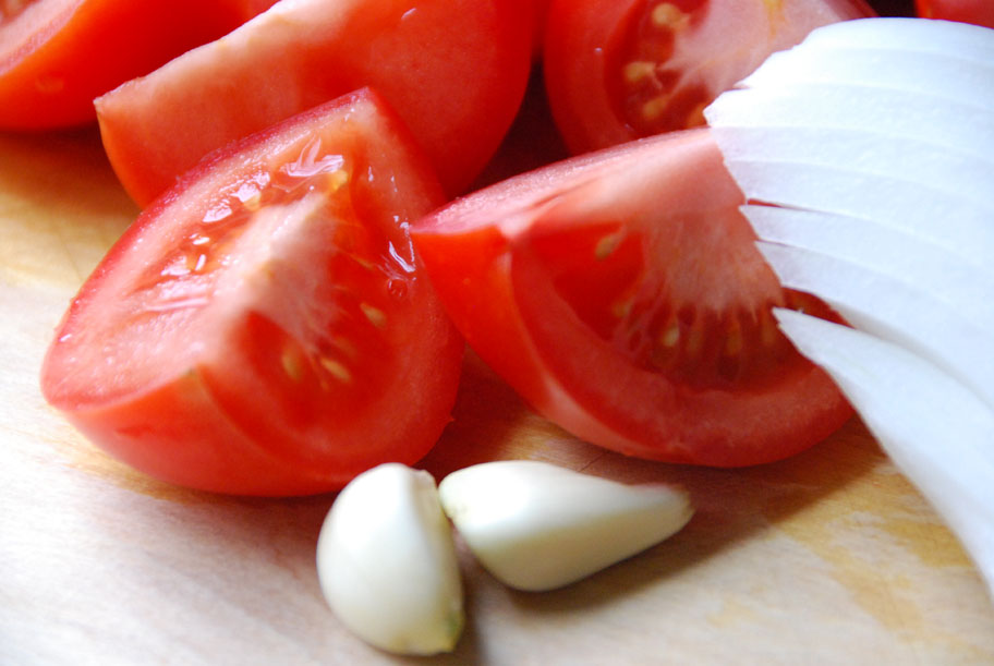 tomatoes garlic onion