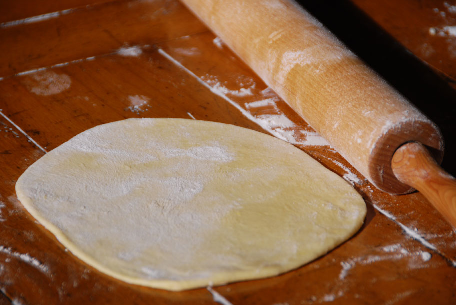 bunuelos dough rolled