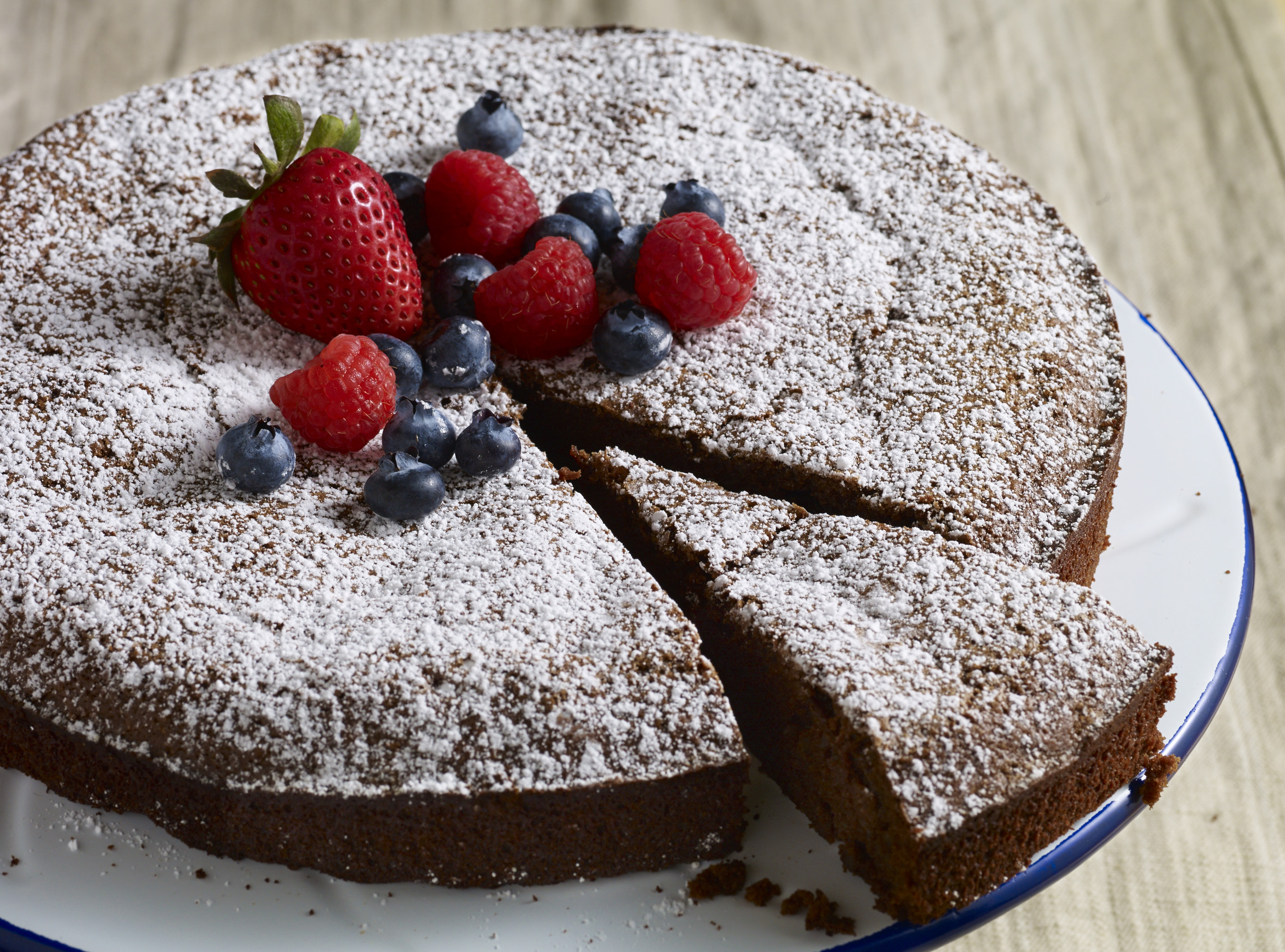 flourless chocolate pecan cake
