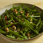 green beans with peanuts and chile de arbol