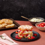 Buñuelos de Viento con Crema Batida y Fresas